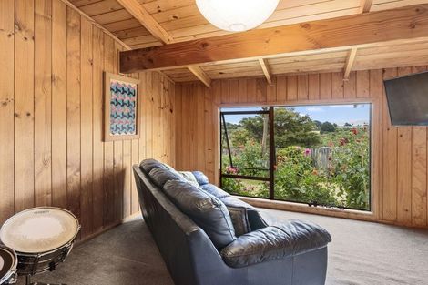 Photo of property in 52 Leinster Avenue, Raumati South, Paraparaumu, 5032