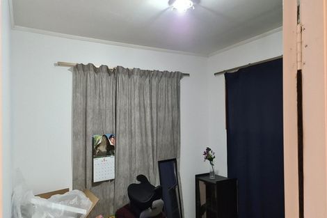 Photo of property in 1/219 Glenfield Road, Hillcrest, Auckland, 0627