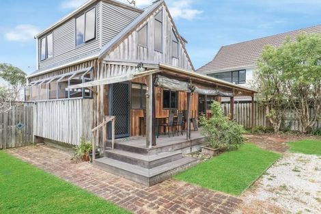 Photo of property in 1 The Esplanade, Eastern Beach, Auckland, 2012