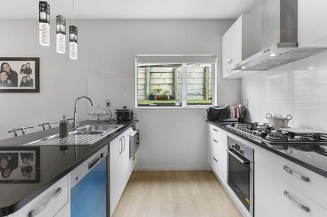 Photo of property in 76 Kaipatiki Road, Glenfield, Auckland, 0629