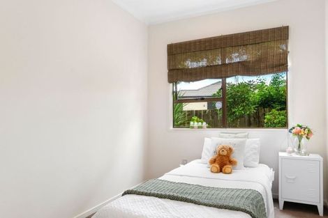 Photo of property in 1/131 Carlisle Road, Northcross, Auckland, 0632