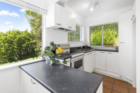 Photo of property in 1a Sandhurst Way, Crofton Downs, Wellington, 6035