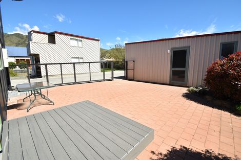 Photo of property in 12 Ahuriri Drive, Omarama, 9412