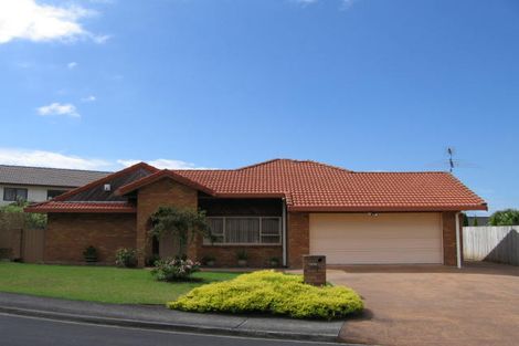 Photo of property in 6 Heversham Place, Glendene, Auckland, 0602