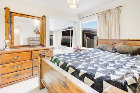 Photo of property in 52 Lyndhurst Crescent, Aranui, Christchurch, 8061