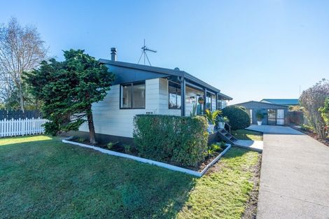 Photo of property in 8 Bruton Place, Nawton, Hamilton, 3200