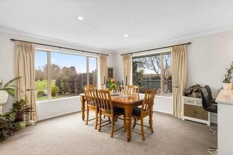 Photo of property in 92 Willowview Drive, Redwood, Christchurch, 8051