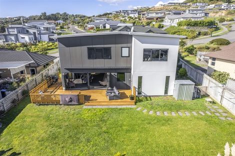 Photo of property in 4 The Fjord, Aotea, Porirua, 5024