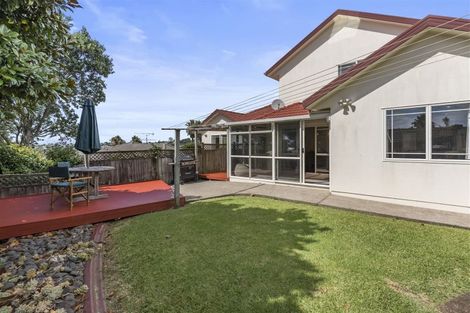 Photo of property in 8 Fulmar Way, Unsworth Heights, Auckland, 0632