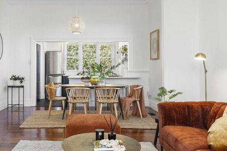 Photo of property in 11 Nevay Road, Miramar, Wellington, 6022