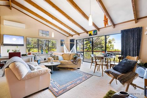 Photo of property in 38 Rauhuia Crescent, Parau, Auckland, 0604