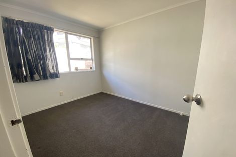 Photo of property in 34 Claverdon Drive, Massey, Auckland, 0614