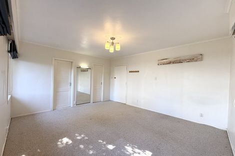 Photo of property in 1 Sunnynook Road, Forrest Hill, Auckland, 0620