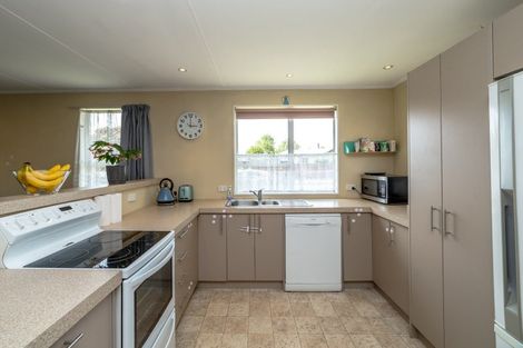 Photo of property in 5 Baillie Crescent, Carterton, 5713