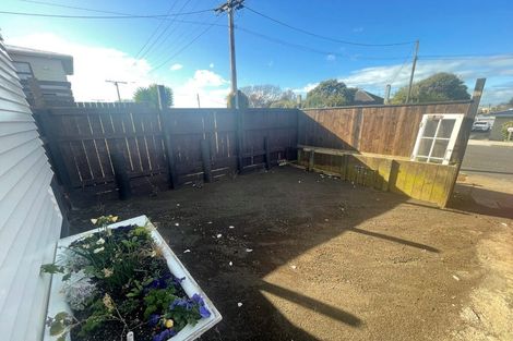 Photo of property in 77 Mould Street, Waitara, 4320