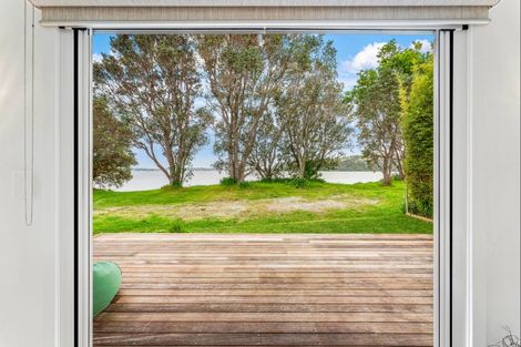 Photo of property in 74 Clinton Road, Tawharanui Peninsula, Matakana, 0986