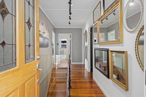 Photo of property in 220 Wade River Road, Wade Heads, Whangaparaoa, 0932