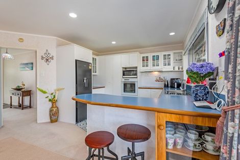 Photo of property in 4 Aspen Way, Kelvin Grove, Palmerston North, 4414