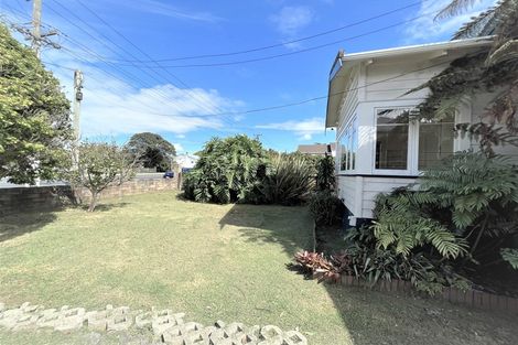 Photo of property in 36 Mount Smart Road, Onehunga, Auckland, 1061