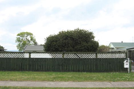 Photo of property in 39 Willow Avenue, Hannahs Bay, Rotorua, 3010