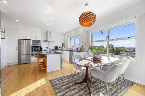 Photo of property in 73 Bradbury Road, Botany Downs, Auckland, 2010
