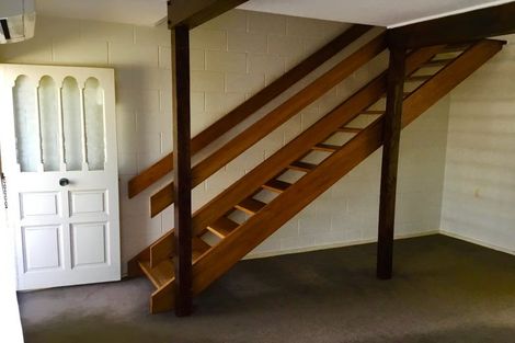 Photo of property in Lynbrae Court Flats, 19/4 Dr Taylor Terrace, Johnsonville, Wellington, 6037