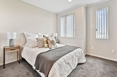 Photo of property in 12 Saddleback Crescent, Papakura, 2110