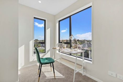 Photo of property in 24a Wayne Drive, Mangere, Auckland, 2022