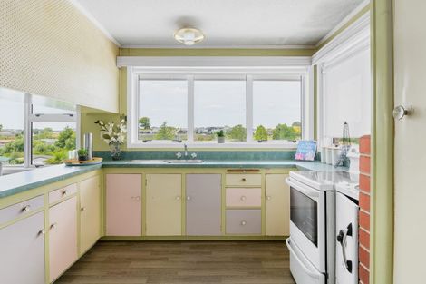 Photo of property in 56 Acacia Crescent, Glenview, Hamilton, 3206