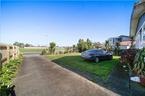 Photo of property in 22 Watchfield Close, Mangere, Auckland, 2022