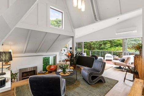 Photo of property in 64 Ranui Crescent, Khandallah, Wellington, 6035