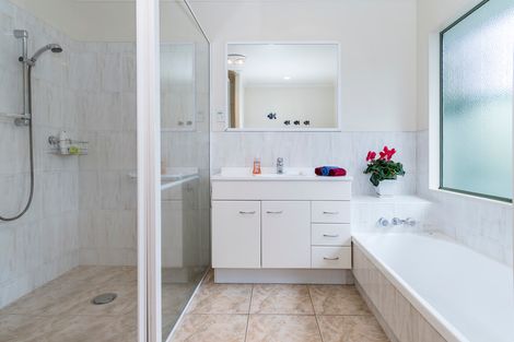 Photo of property in 10 Hawk Place, Welcome Bay, Tauranga, 3112