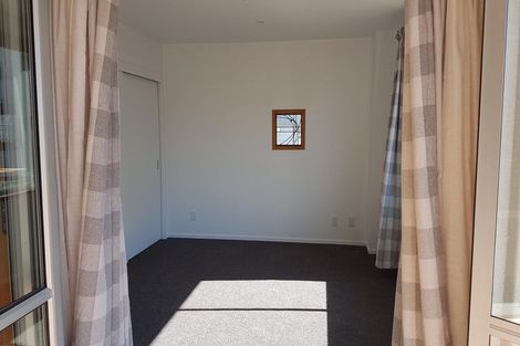 Photo of property in 8a Madeira Lane, Grafton, Auckland, 1023