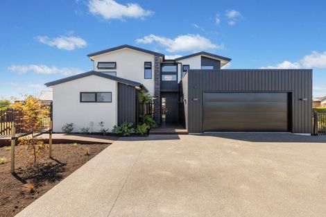 Photo of property in 1 De Surville Way, Pegasus, 7612