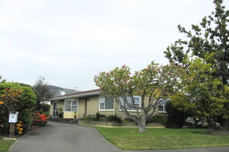 Photo of property in 15 Tennyson Crescent, Stoke, Nelson, 7011