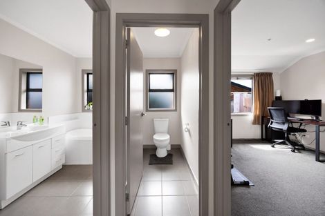 Photo of property in 5a James Drive, Bell Block, New Plymouth, 4312