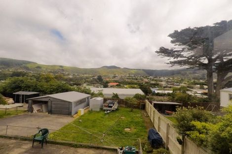 Photo of property in 38 Taylor Terrace, Tawa, Wellington, 5028