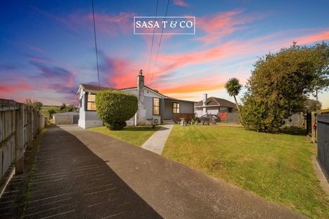 Photo of property in 29 Blake Road, Mangere East, Auckland, 2024