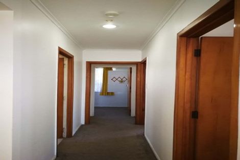 Photo of property in 10 Barron Drive, Green Bay, Auckland, 0604