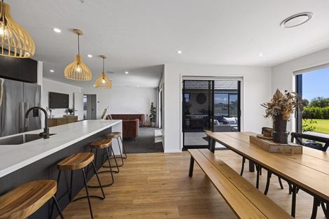 Photo of property in 8 Tikorangi Road East, Tikorangi, 4383