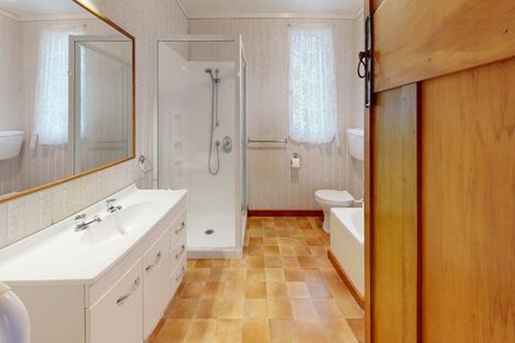 Photo of property in 28 Peakes Road, Saint Johns Hill, Whanganui, 4501