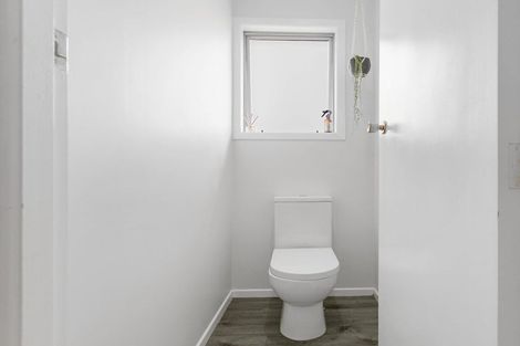 Photo of property in 2 Glenmore Road, Sunnyhills, Auckland, 2010