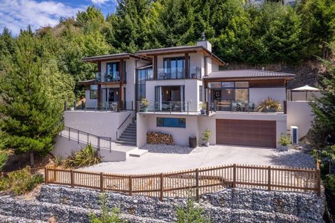 Photo of property in 32 Highview Terrace, Queenstown, 9300