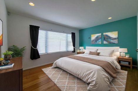 Photo of property in 83b Old Lake Road, Narrow Neck, Auckland, 0624