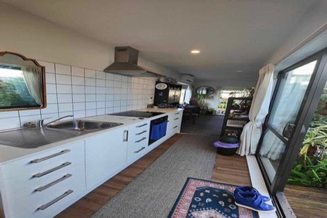 Photo of property in 91 Archmillen Avenue, Pakuranga Heights, Auckland, 2010