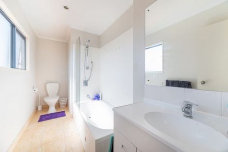 Photo of property in 6 Tussock Avenue, Mangere, Auckland, 2022