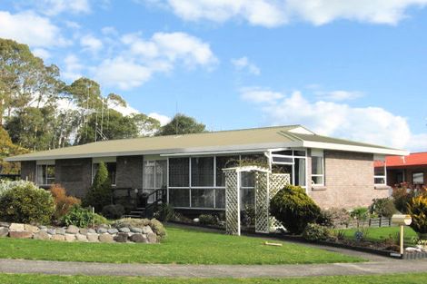 Photo of property in 25 Te Arawa Place, Welcome Bay, Tauranga, 3112