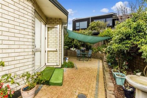 Photo of property in 18 Folkestone Street, Murrays Bay, Auckland, 0630
