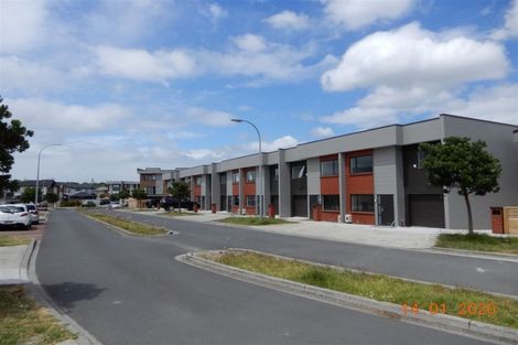 Photo of property in 44 Bordeaux Parade, Te Atatu South, Auckland, 0610