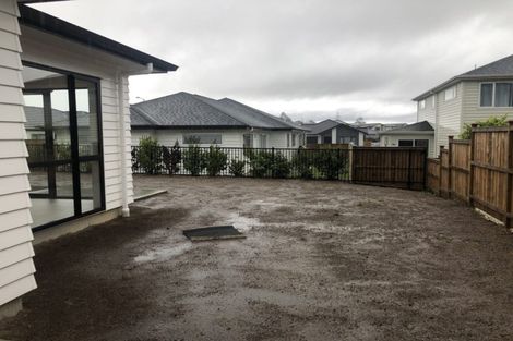 Photo of property in 35 Nobilo Road, Kumeu, 0810